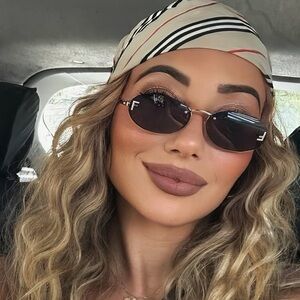 Detail Thin Frame Sunglasses In Black